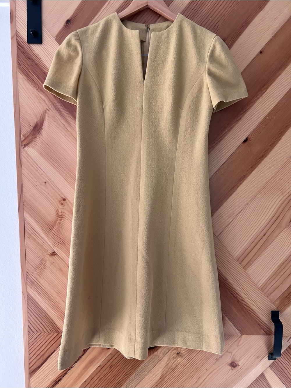 Women's Vintage 1960’s Short Sleeve Shift Dress in Mustard Yellow
